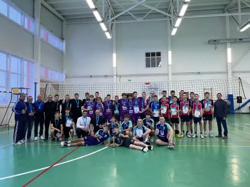 «Ашыт» спорт комплексында яшүсмерләр командалары арасында волейбол буенча Әтнә муниципаль районы беренчелеге булып узды