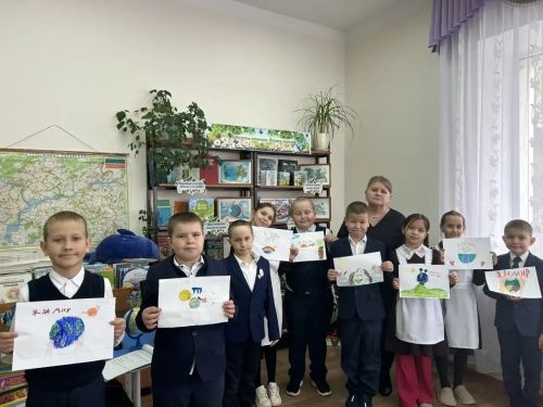 22 апрель – Халыкара Җир көне уңаеннан Күәм авылы китапханәсендә Луиза Вафина экологик дәрес уздырды