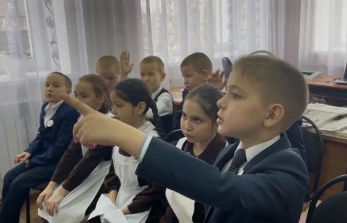 22 апрель – Халыкара Җир көне уңаеннан Күәм авылы китапханәсендә Луиза Вафина экологик дәрес уздырды