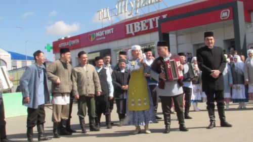 Әтнәгә Тукай килде