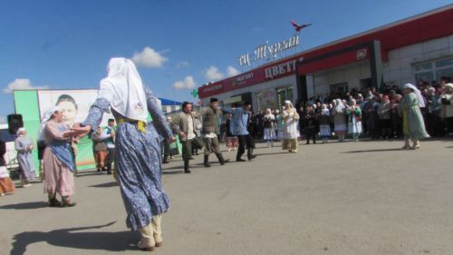 Әтнәгә Тукай килде