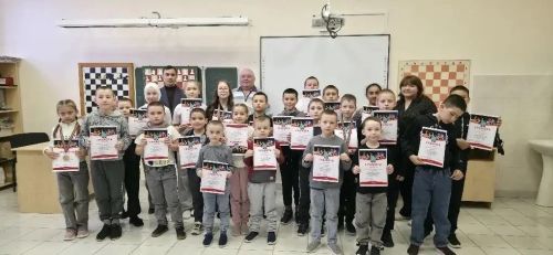 «Ашыт» спорт комплексында  районның 1-4 сыйныф укучылары арасында тиз шахмат буенча спорт мәктәп Беренчелеге узды