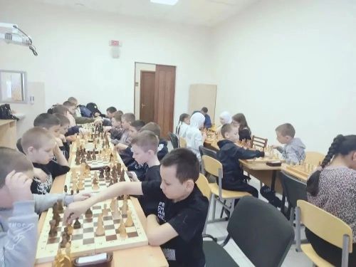 «Ашыт» спорт комплексында  районның 1-4 сыйныф укучылары арасында тиз шахмат буенча спорт мәктәп Беренчелеге узды