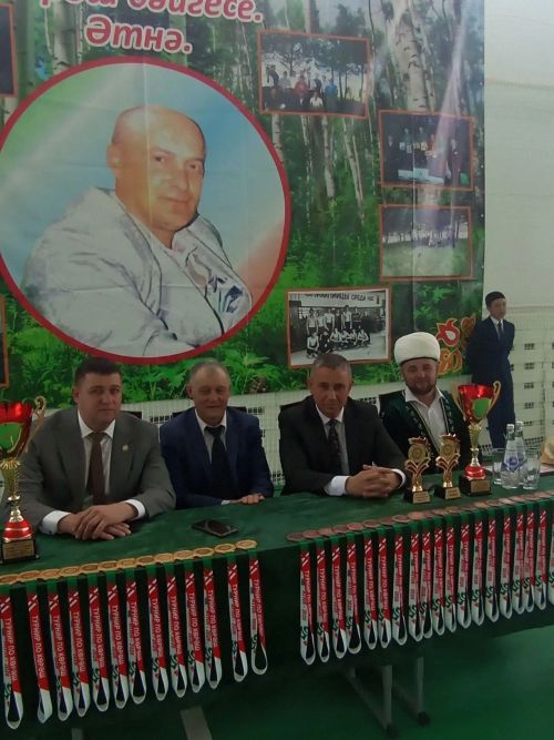 Әтнәдә танылган көрәшче Рәдиф Сәфәров истәлегенә көрәш турниры уза