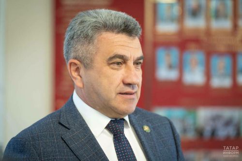 Мәгариф һәм фән министры Илсур Һадиуллин уку елы тәмамлану белән котлады