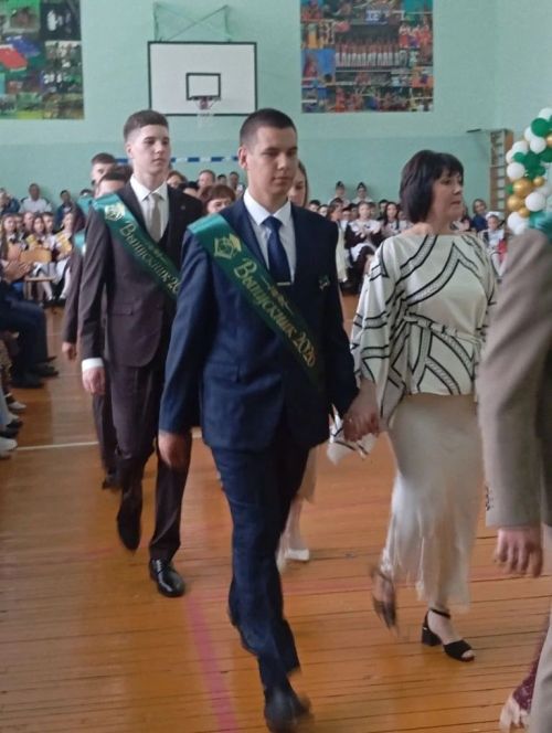 Олы Әтнә урта мәктәбендәге «Соңгы кыңгырау»дан фоторепортаж