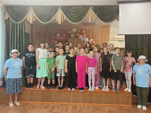 «Дуслык» мәктәп яны лагере укучылары «беренчеләр хәрәкәте» дигән рәсми бүләк алдылар