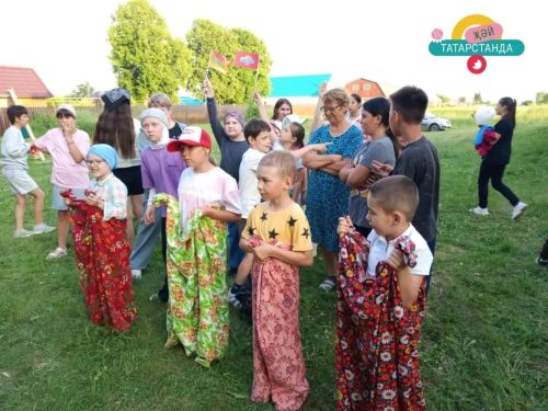 Олы Мәңгәр авылында  «Бәхетле балачак» дигән бәйрәм чарасы үтте