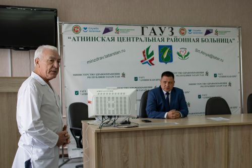 Район үзәк больницасы коллективы яңа баш табиб белән танышты