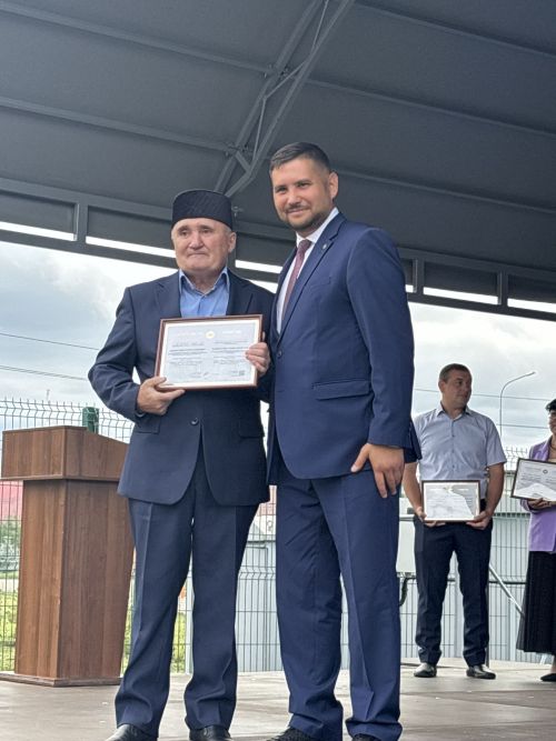 Алдынгылар – Мактау тактасында