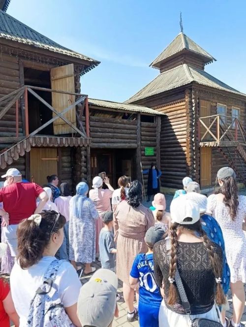 Әтнәдә  аз керемле инвалид бала тәрбияләүче гаиләләр экскурсиядә булды