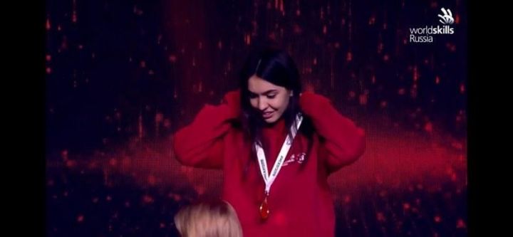 Әтнә кызы Динә Сәгыйтова алтын медаль алды