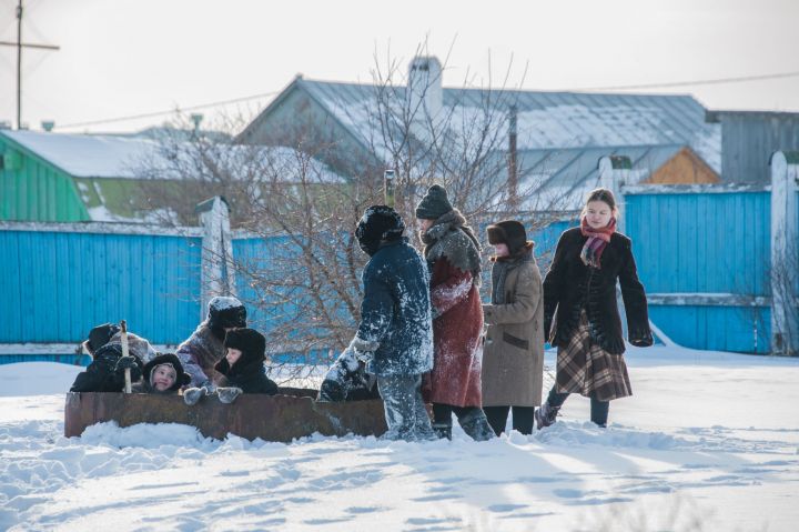 "7 часов с детьми на морозе! Герои в мирное время!" - "Мин сине сагынам" фильмын төшерүчеләрнең Әтнә халкына бәясе