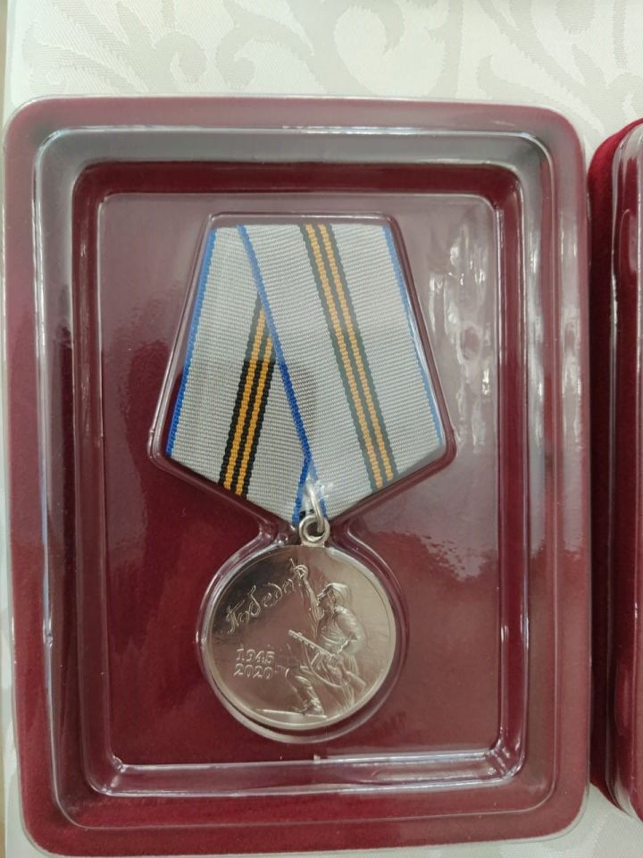 Түбән Бәрәскәдә  ветераннарга медаль тапшырдылар - фотовидеорепортаж