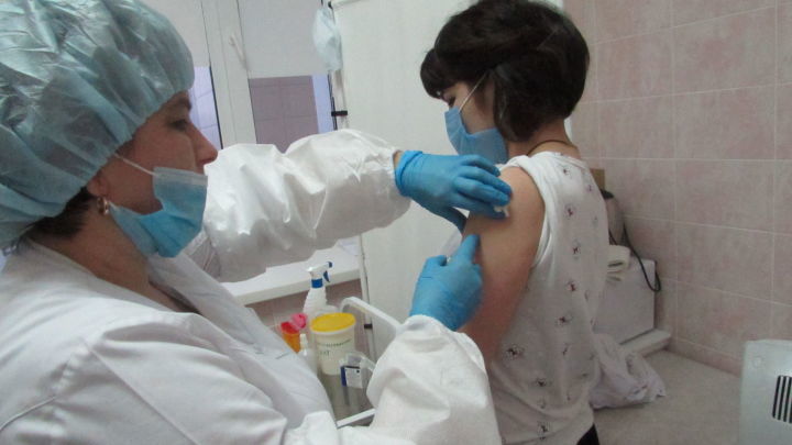 Миңнеханов: Коронавируска каршы Россия вакциналары үзләренең нәтиҗәле булуын раслады