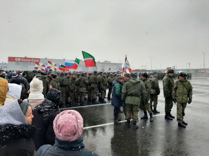 Мобилизацияләнгән райондашларның бер төркеме Казаннан хәрби әзерлекнең икенче этабына китә