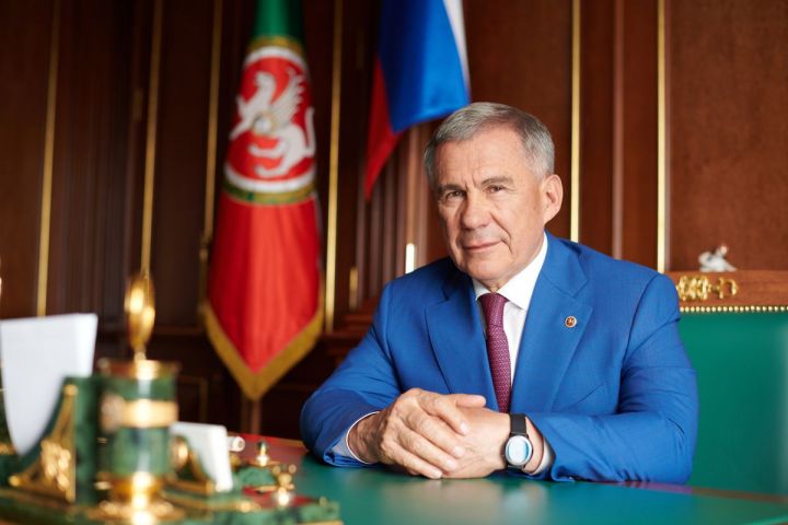 Татарстан Республикасы Президенты Рөстәм Миңнеханов яңа ел белән котлый