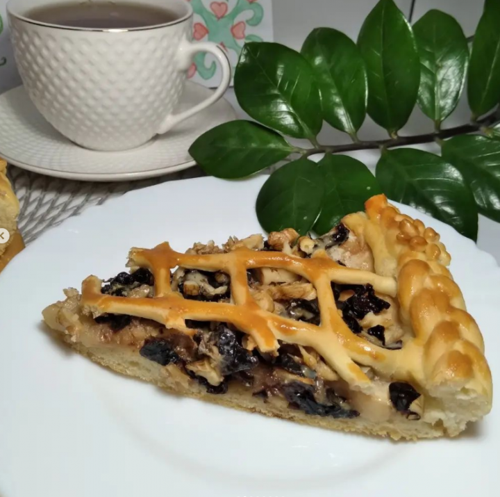 Алмалы, җимешле, чикләвекле пирог рецепты