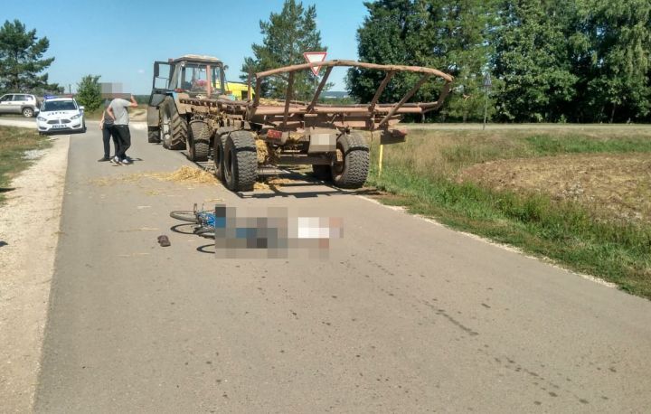 Татарстанда велосипедчы трактор прицепы тәгәрмәче астына эләгеп һәлак булган