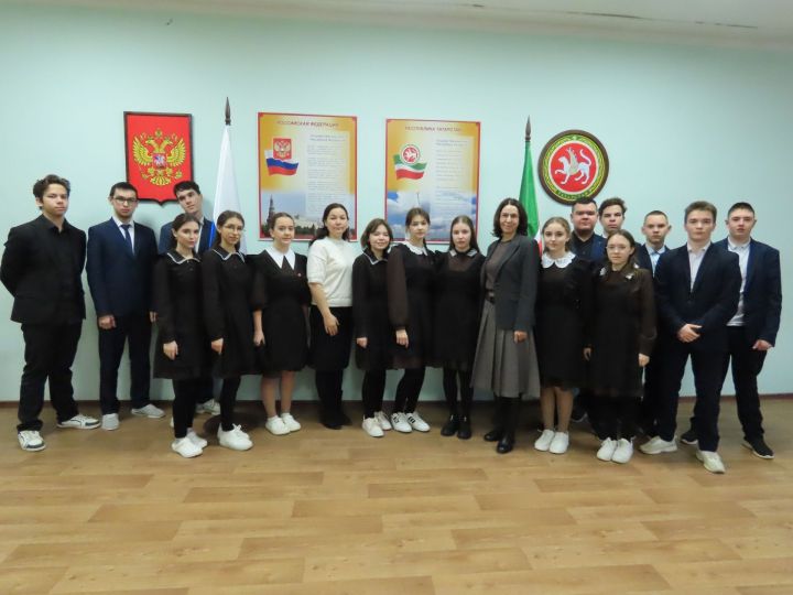 Әтнә районы җәмәгать судьясы  Күәм мәктәбе укучылары белән очташты