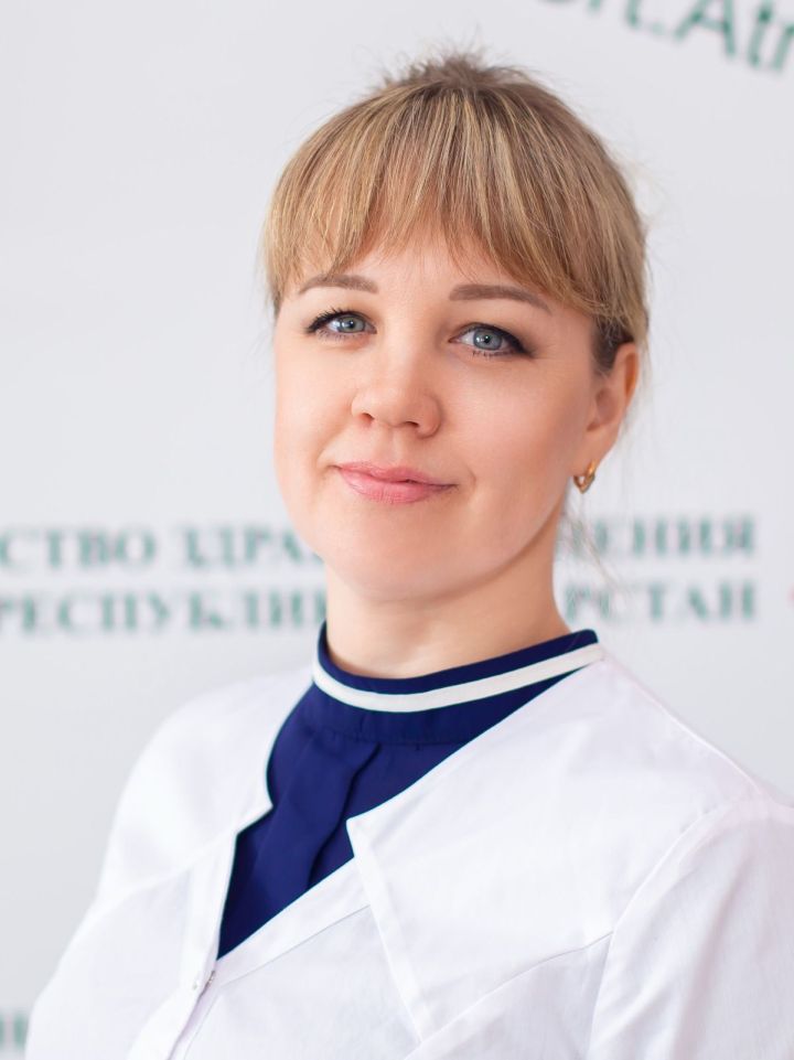 Ташчишмә авылы фельдшеры Гөлүзә Сәгыйтова киңәш итә