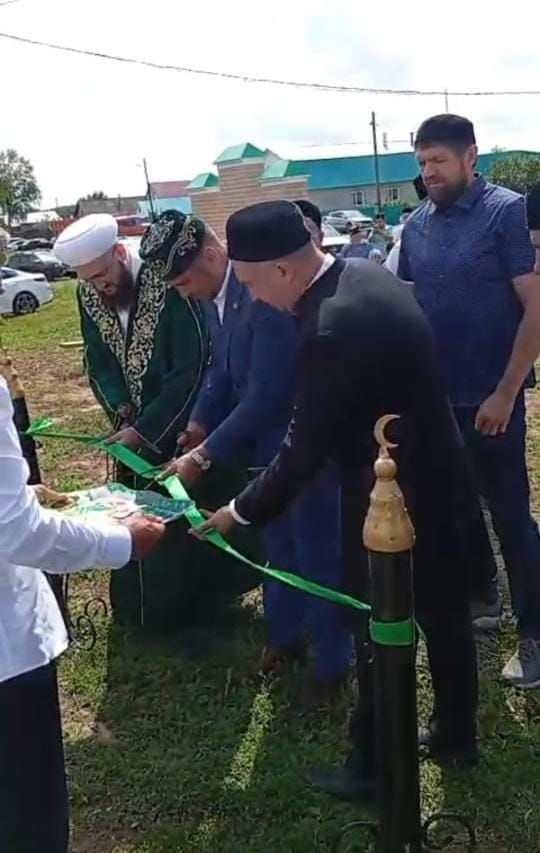 Чембулат авылында яңа мәчет ишекләрен ачты