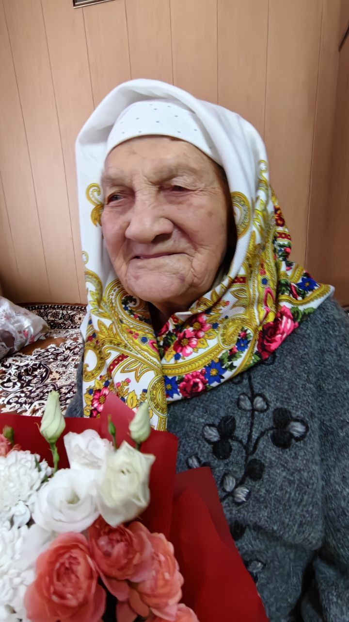 Фәния әбигә 95 яшь тулды