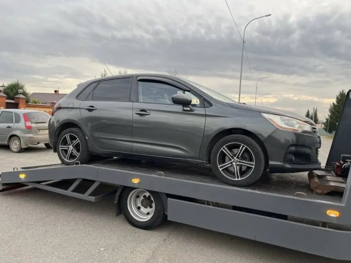Әтнәдә бер автомобиль «Штраф-стоянка» га озатылды