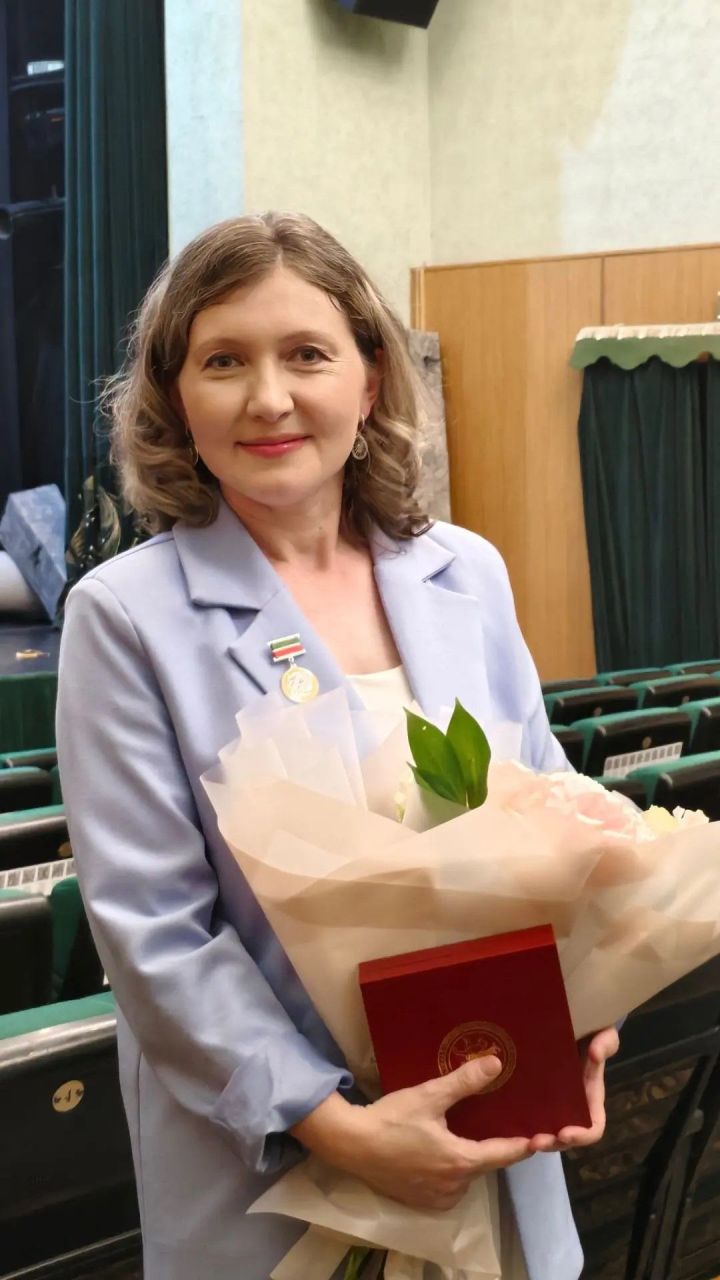 Гөлүсә Батталовага «Татарстан Республикасының Атказанган сәнгать эшлеклесе» дигән  исем бирелде