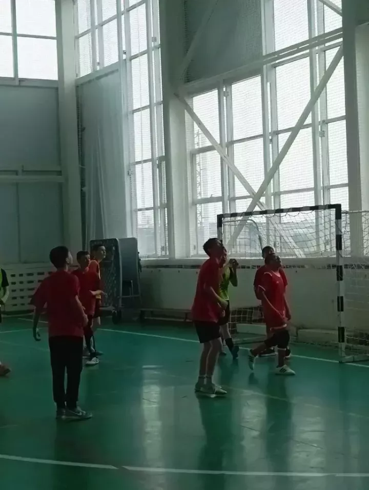Кызлар да, егетләр дә туп типте