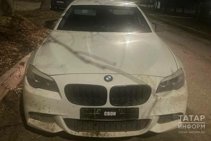 Полицейскийны машина капотында өстерәп барган BMW йөртүчесен шартлы рәвештә хөкем иттеләр