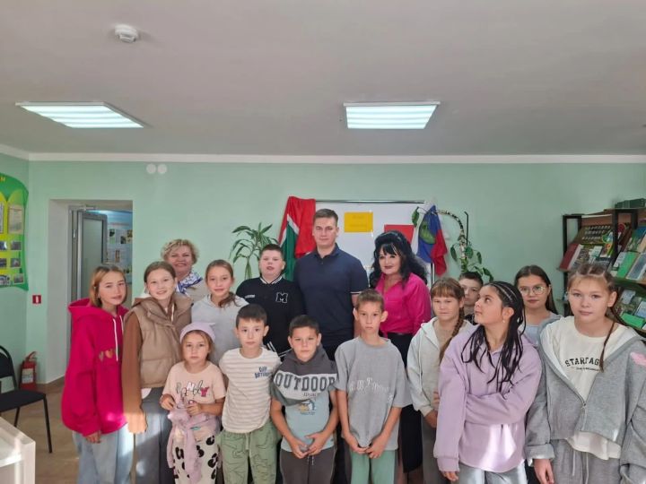Олы Мәңгәр китапханәсендә Айрат Шакиров белән очрашу үтте