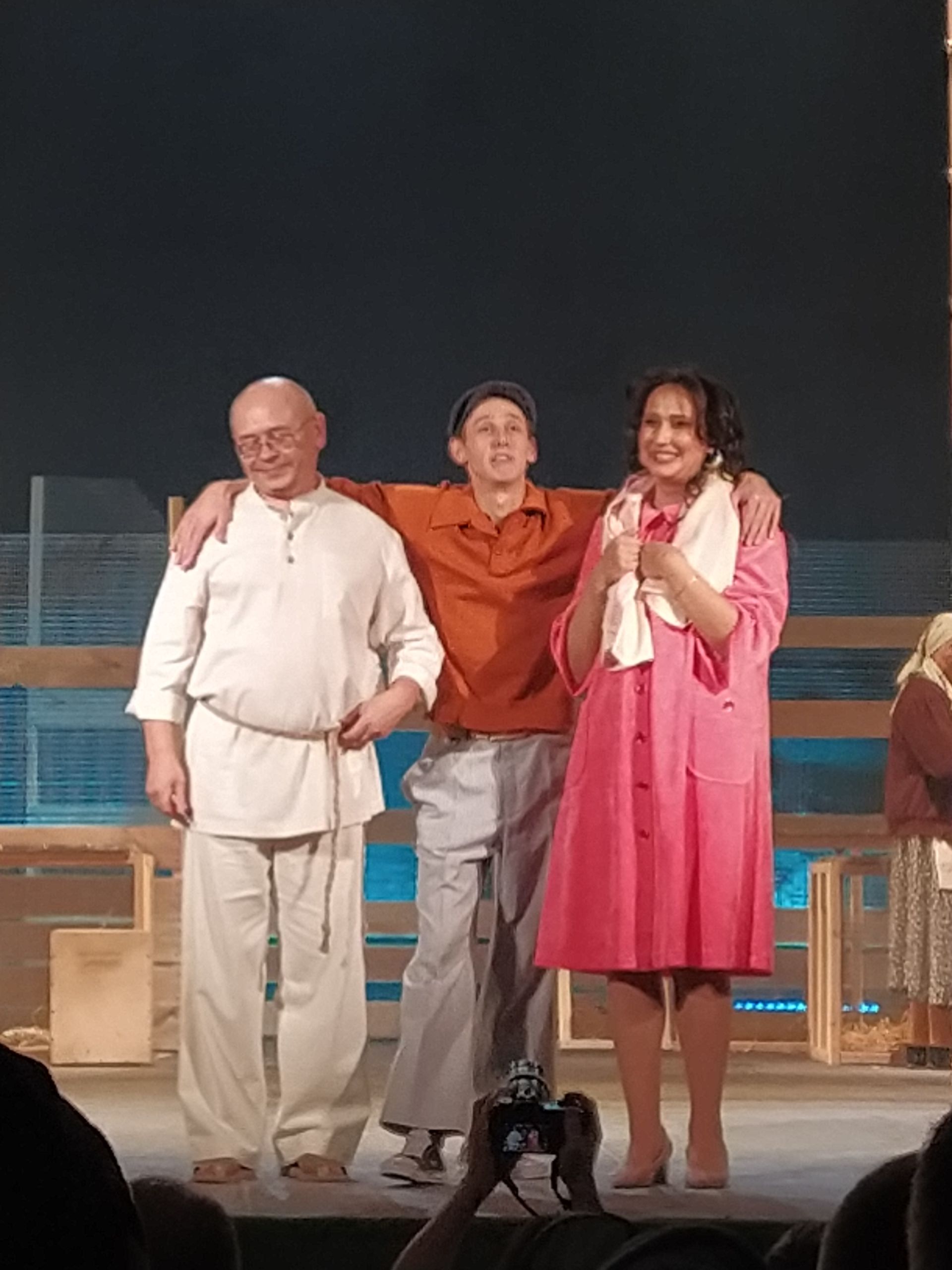 Театр яңа сезонын Рабит Батулланың «Кичер мине, әнкәй» спектакле белән ачты
