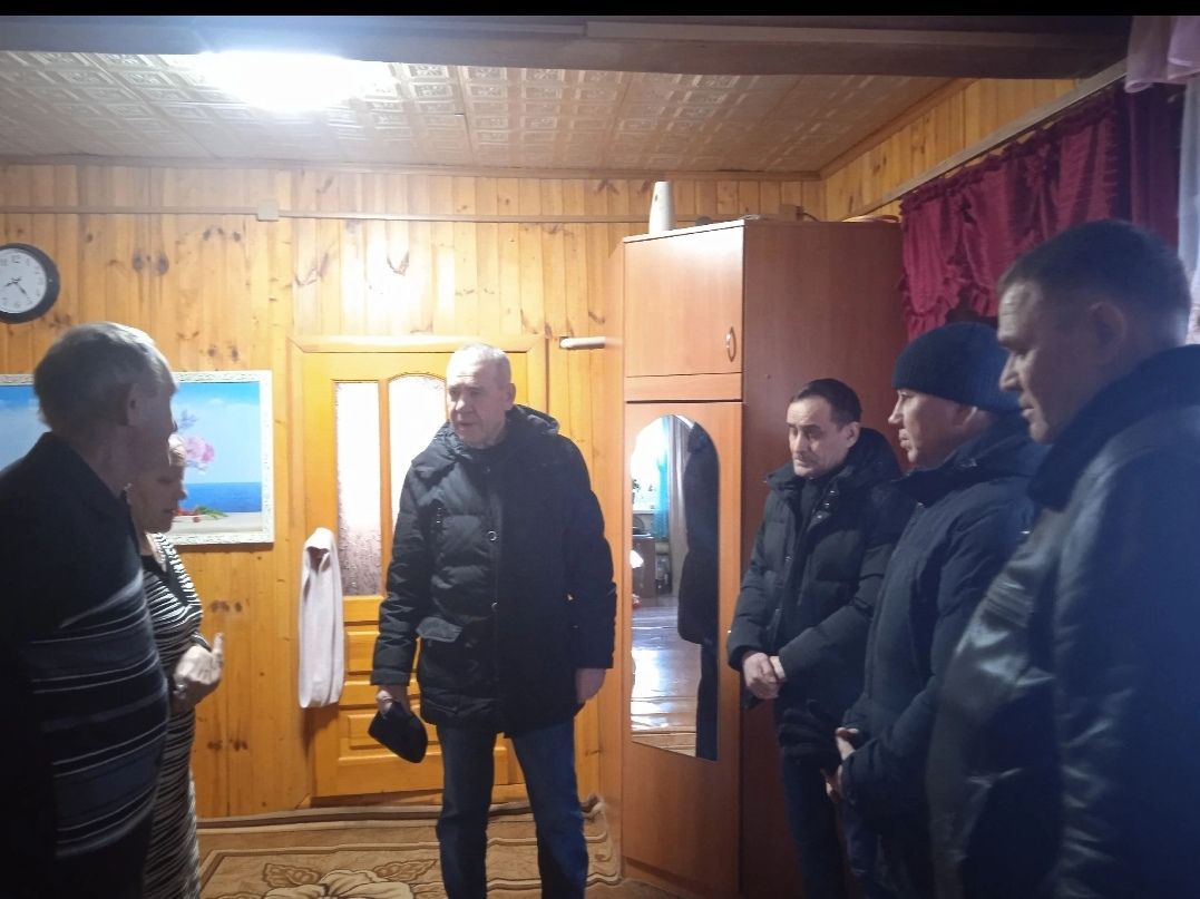 Район башлыгы Айнур Ягудин гаиләсен бәйрәм белән котлады
