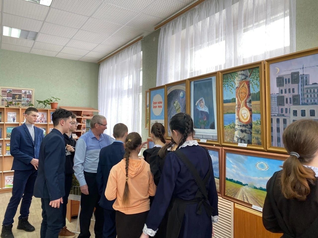 Әтнә үзәк китапханәсенә экскурсия