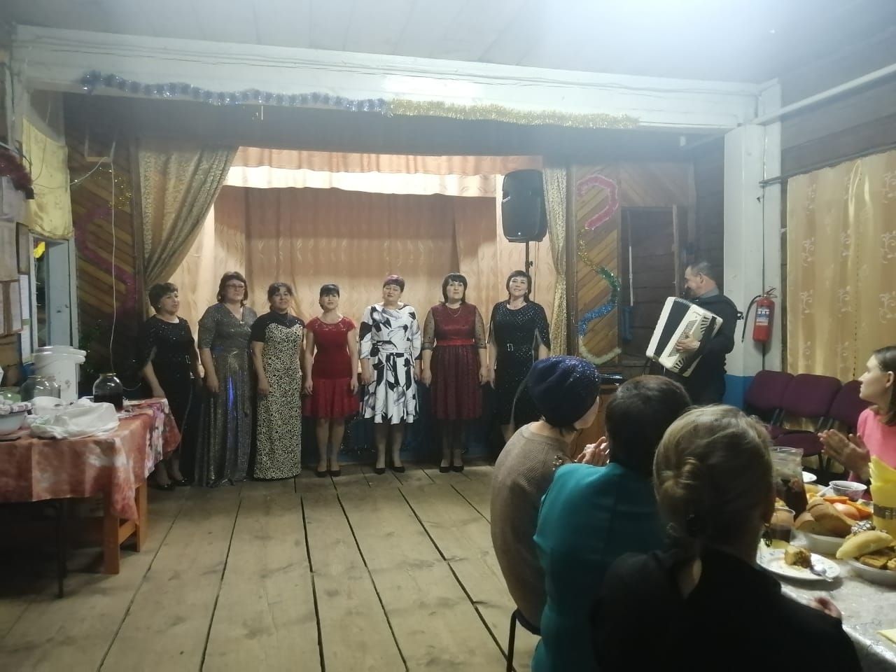 Бәйрәмгә Әтнәдән аю да килгән