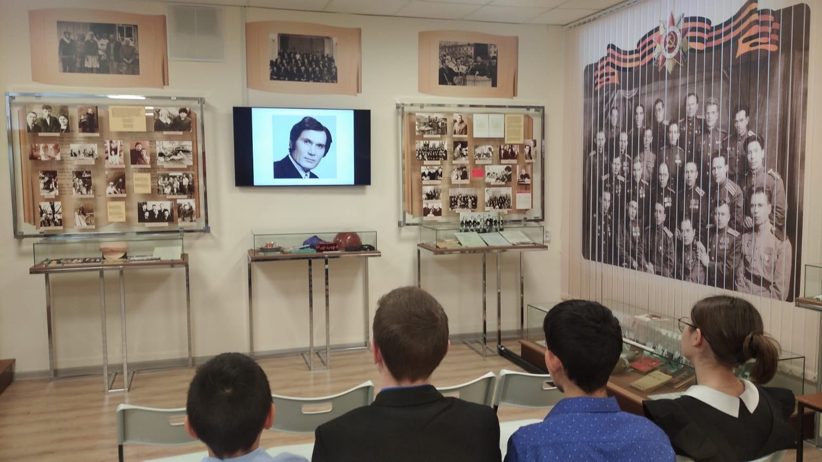 Күлле-Киме мәктәбендә Илһам Шакировка багышланган мәдәни чара булып узды
