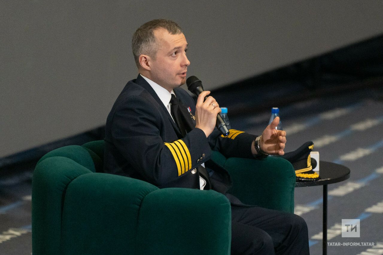 Дамир Йосыпов самолетта очарга курыккан кешеләргә киңәш бирде