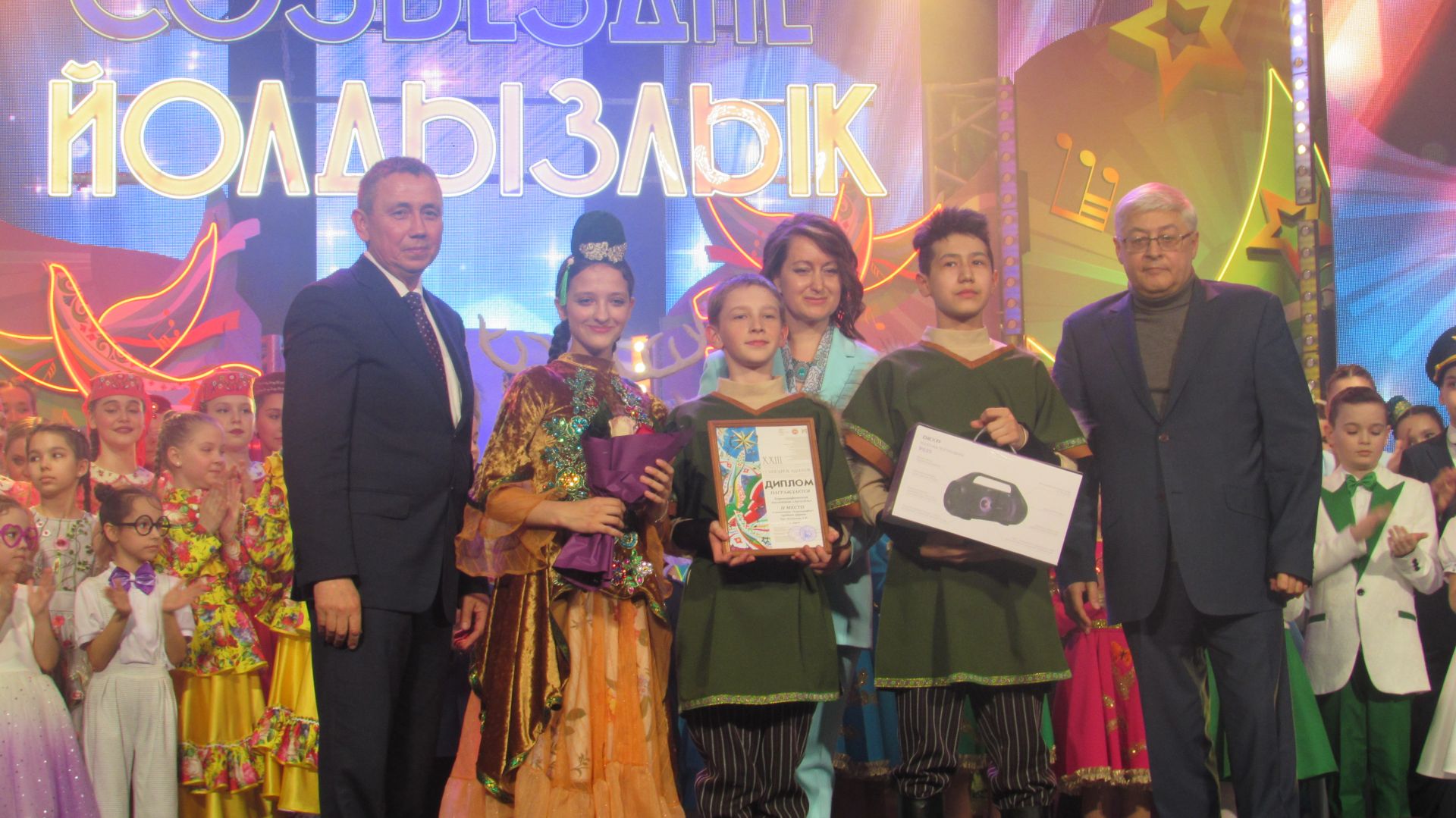 Гала концерттан фоторепортаж