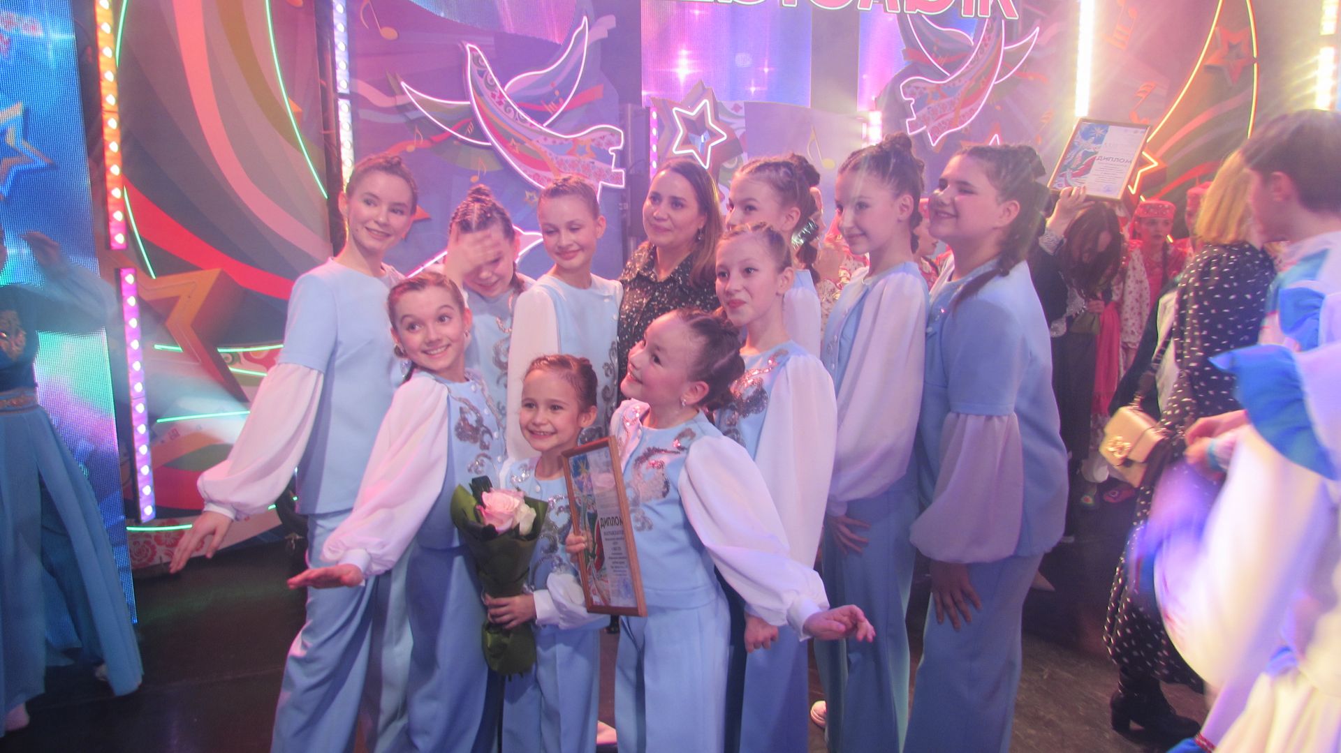 Гала концерттан фоторепортаж