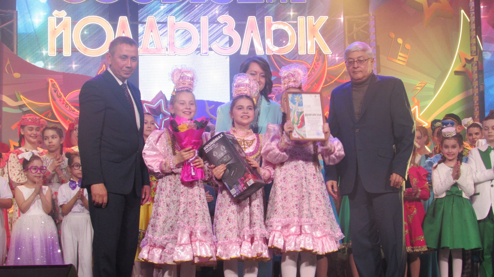 Гала концерттан фоторепортаж
