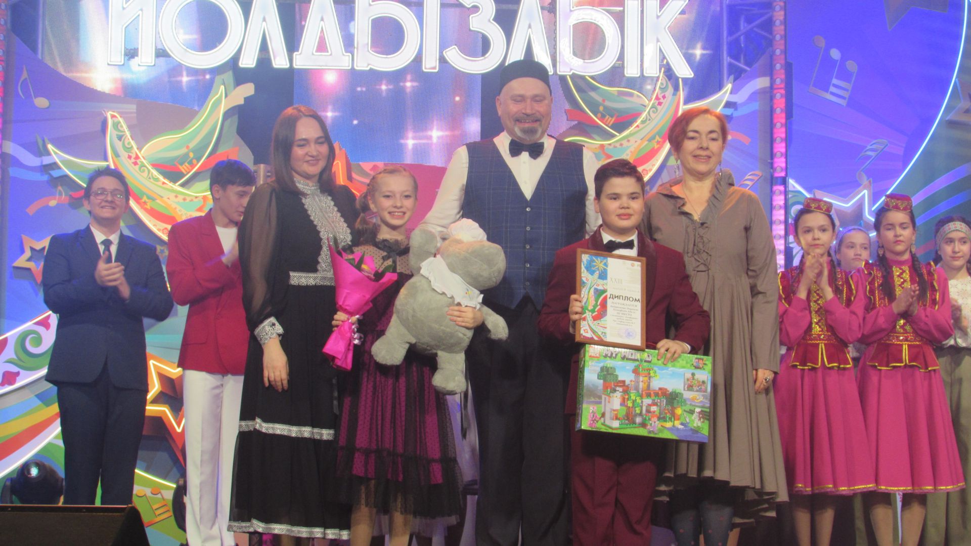 Гала концерттан фоторепортаж