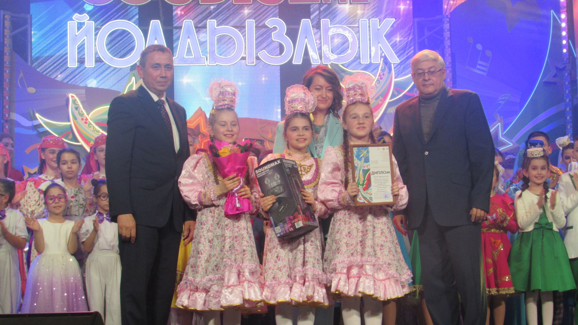 Гала концерттан фоторепортаж