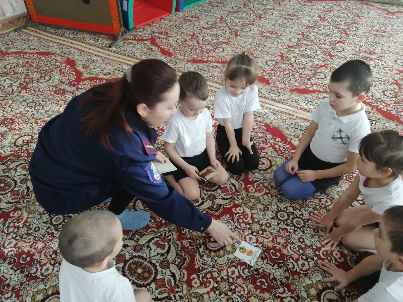 Балалар белән очрашу булып узды