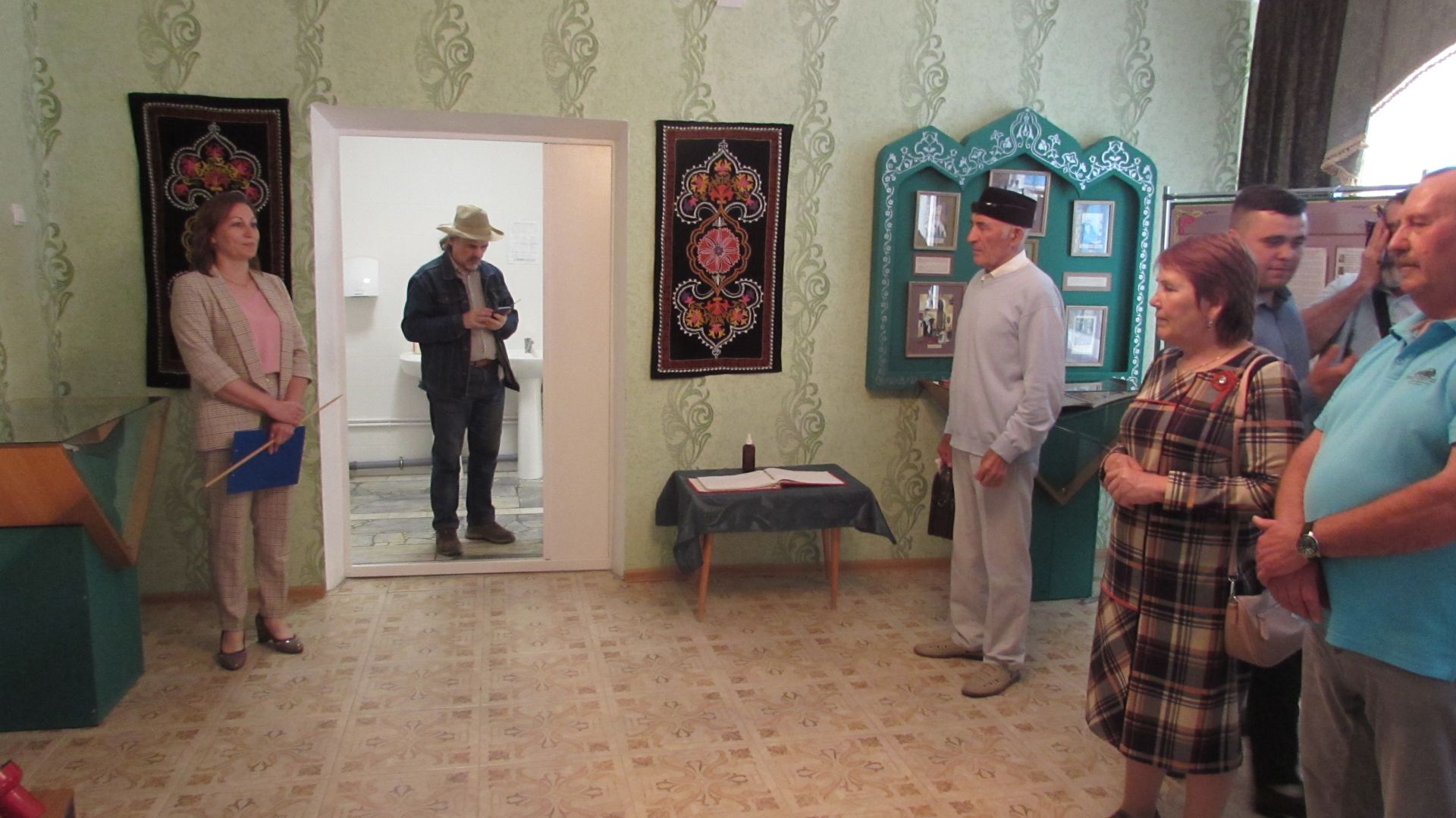 Әтнәгә ретро машиналар кайтты