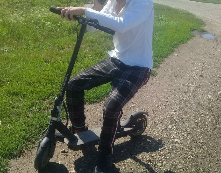 Әтнәдә электросамокат йөртүчесе кагыйдә бозган