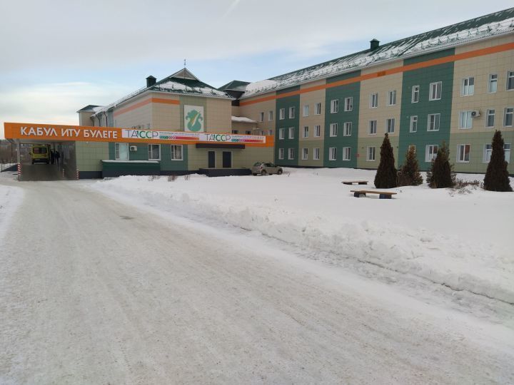 Әтнә табиблары Яңа ел көнендә дә ике операция эшләгәннәр