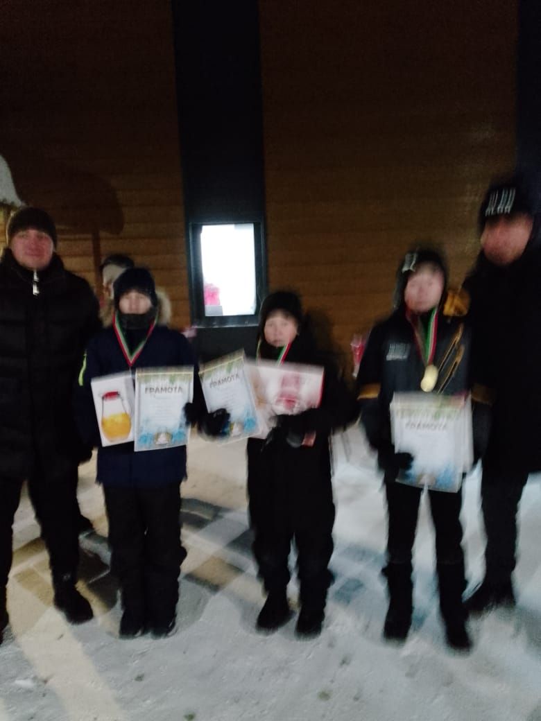 Суык дип тормадылар, әтнәләр чаңгы шудылар