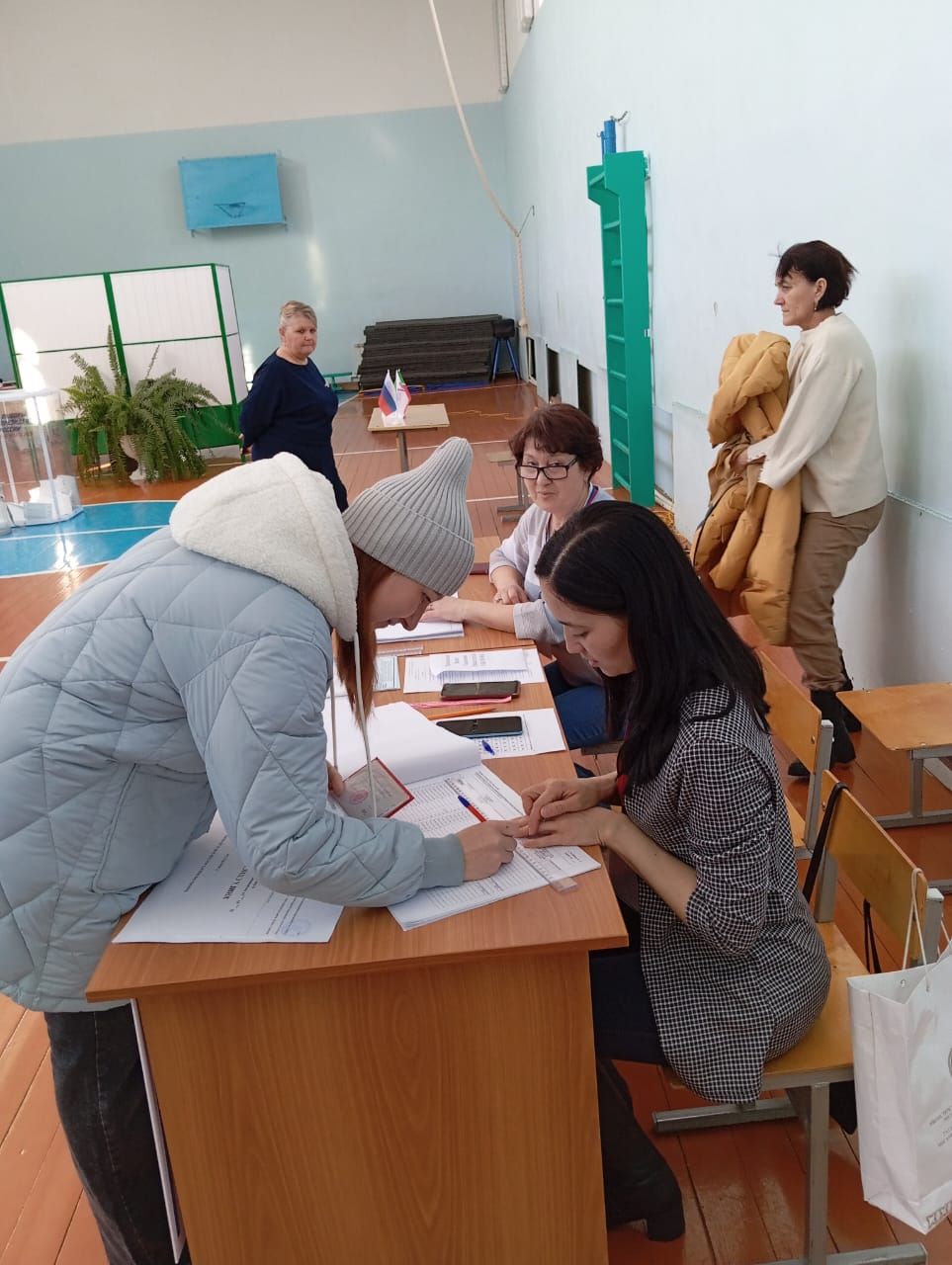 Туган көнендә сайлауга килгән