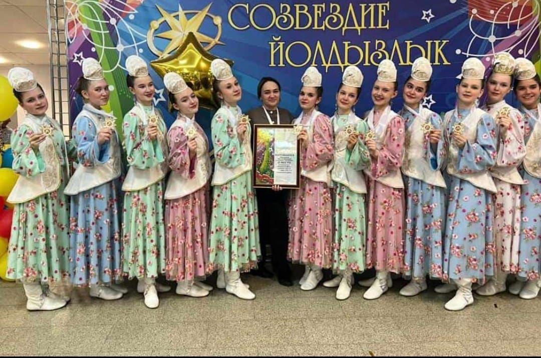 Әтнә йолдызчыкларын УНИКС сәхнәсендә бүләкләделәр